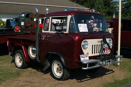 Jeep FC150 flat nose pickup truck